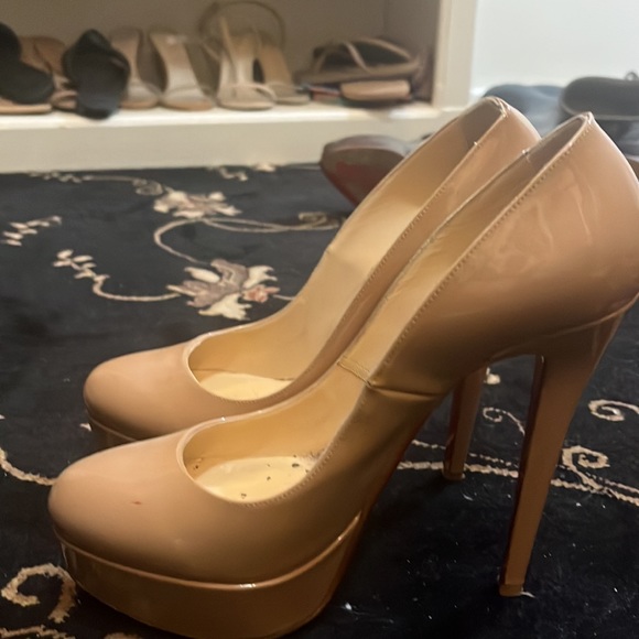 2018 Christian Louboutin Red bottoms - Picture 4 of 5